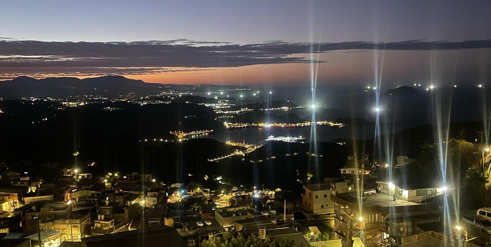 九份山海灣民宿 I 近老街 L 海景檜木房 Esterno foto